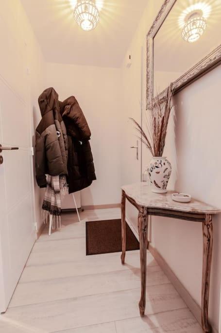 Apartamento Forest Chic : Maison San Marina Parmain Exterior foto