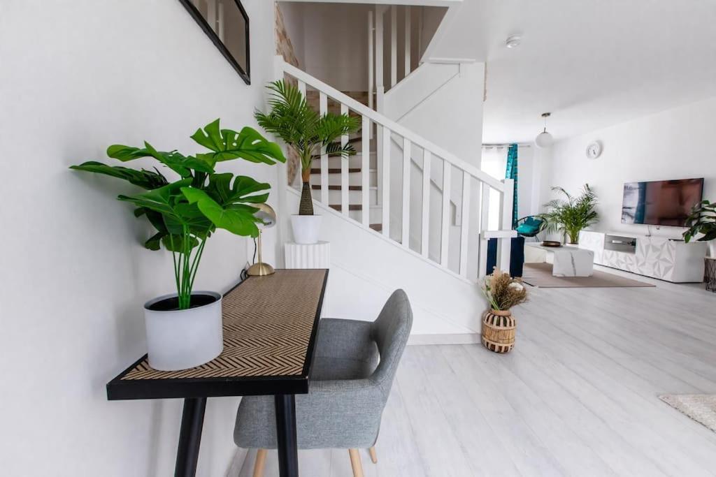 Apartamento Forest Chic : Maison San Marina Parmain Exterior foto