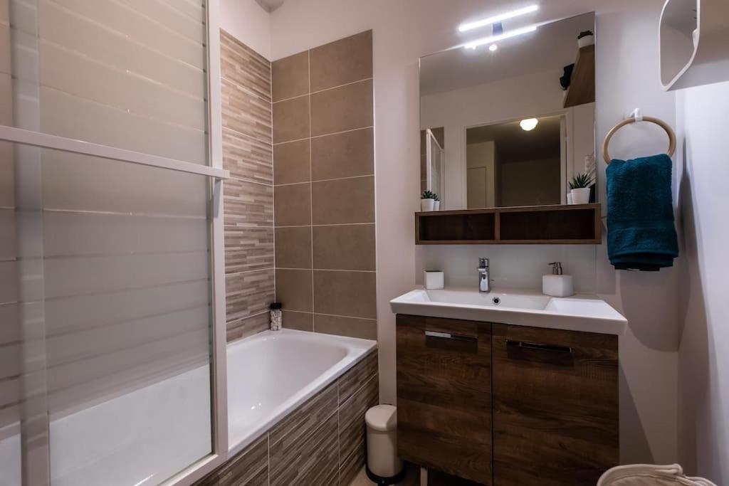 Apartamento Forest Chic : Maison San Marina Parmain Exterior foto
