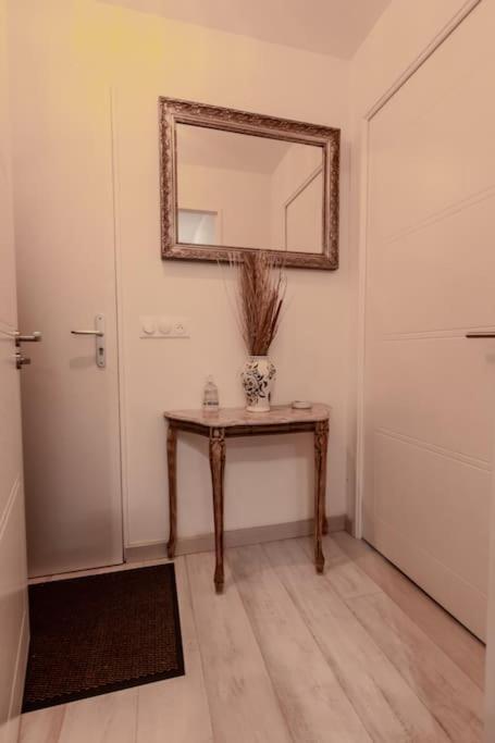 Apartamento Forest Chic : Maison San Marina Parmain Exterior foto